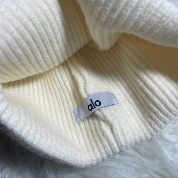 ALO Yoga Cream Beanie - Picture 3 of 4
